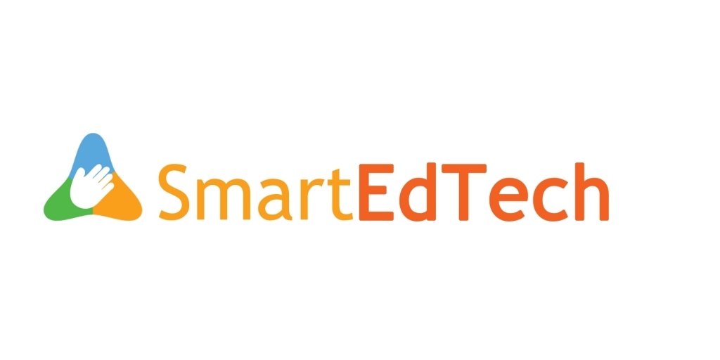 Logo de SmartEdTech, représenté par un icône avec une main colorée et le texte en orange, symbolisant l'innovation en technologie éducative et IA.